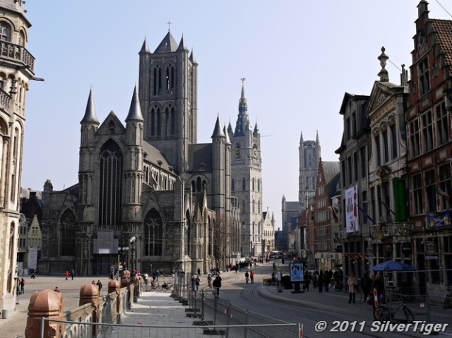 Street view with the Church of Saint Nicholas (Sint-Niklaaskerk)